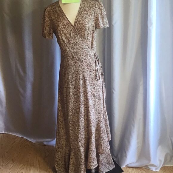 NWOT lightweight wrap style dress in size Med by PRETTY GARDEN - Picture 2 of 14
